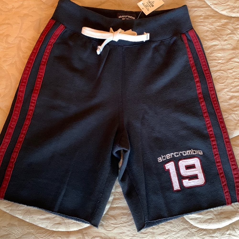 Abercrombie kids shorts size Medium-new